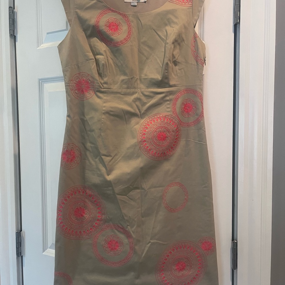 Boden Tan fittedDress with pink embroidered Patterns. US 8R